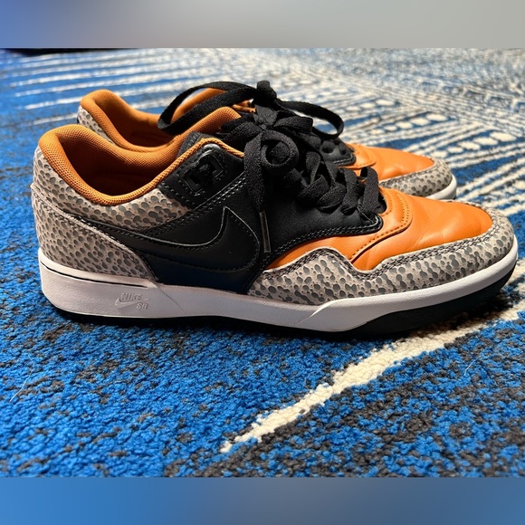 Nike SB GTS Return Safari Premium Cobblestone Black Monarch Sneakers - Picture 3 of 6